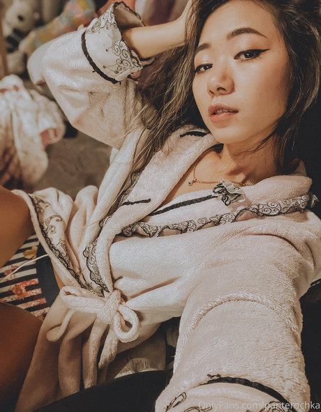 female popular onlyfans sexy nude photos