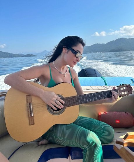 Gabi Melim erotic actress pictures