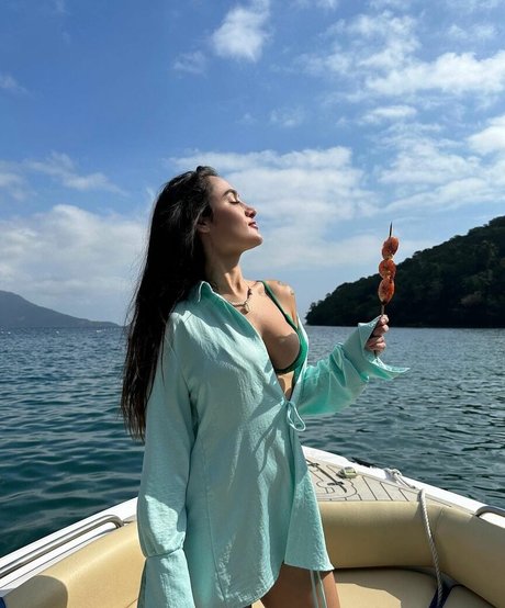 Gabi Melim hot star gallery