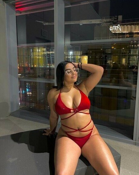 axhcaxh pornstar erotic image