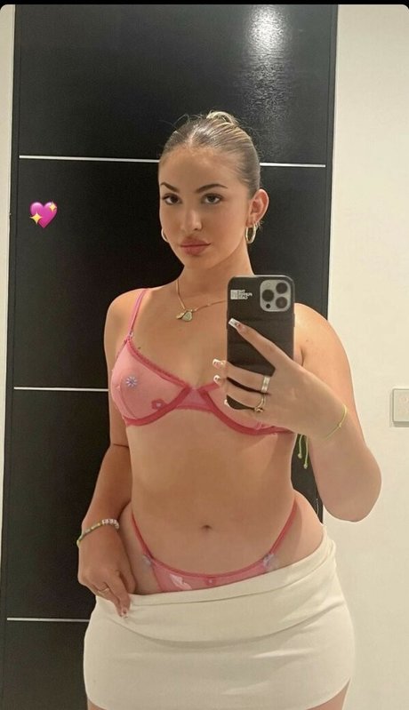 Emely Hernandez star perfect pictures