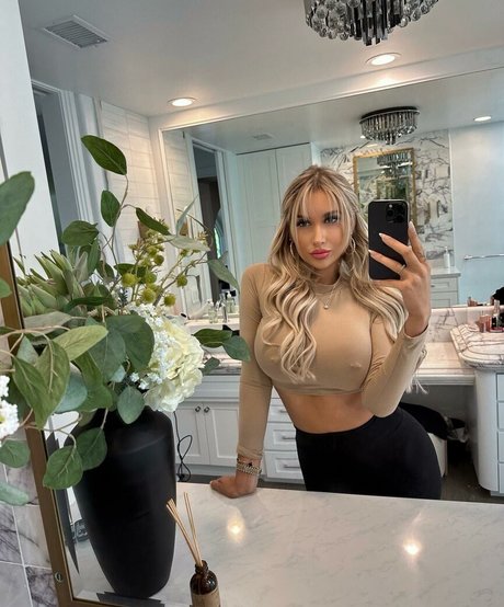 college girl onlyfans naked pic