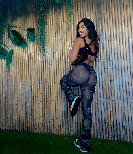 Louaira pornstar pretty photos