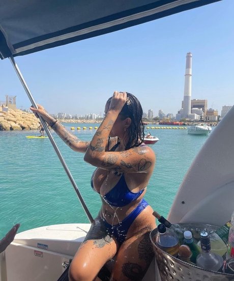 bulge onlyfans hot nude image