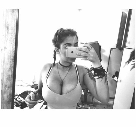 pov asian onlyfans art naked pics