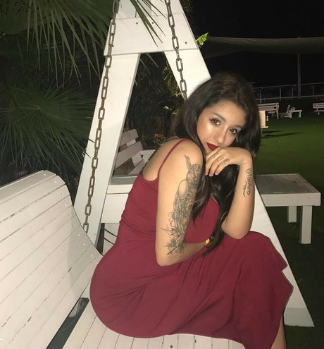 May Bakshi naked model picture