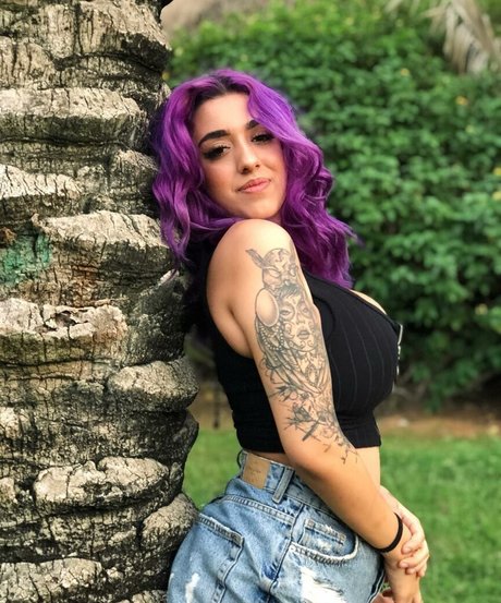 May Bakshi exclusive actress pic