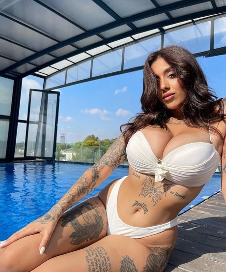 May Bakshi exclusive actress img