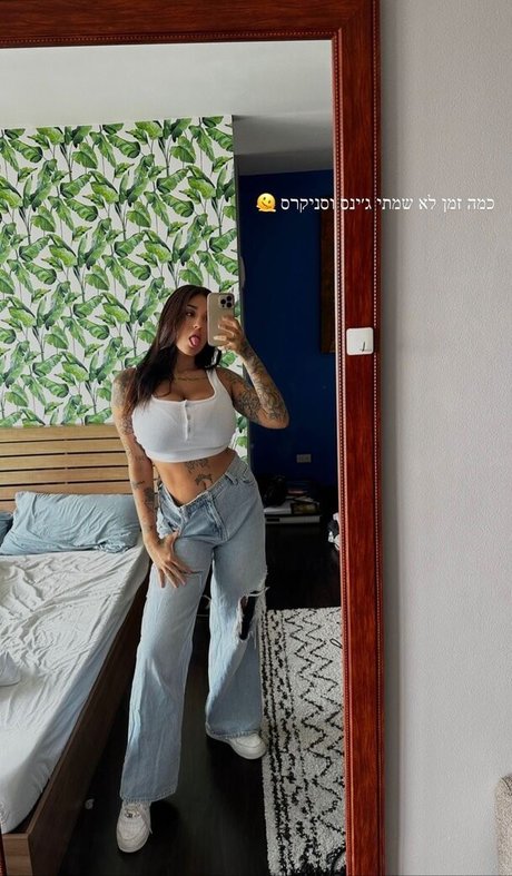 May Bakshi free star img