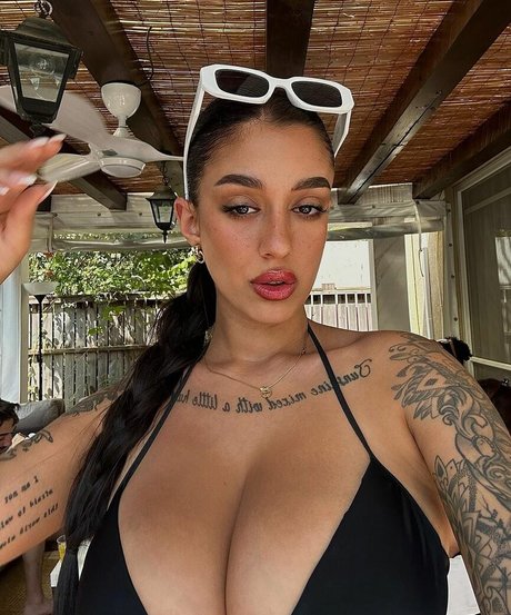 huge fake tits onlyfans best gallery