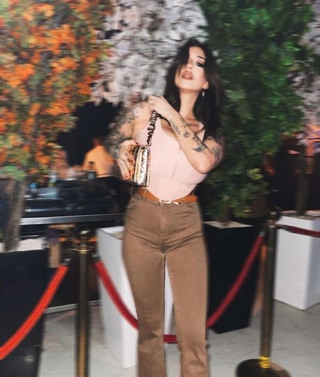 May Bakshi hd star pics