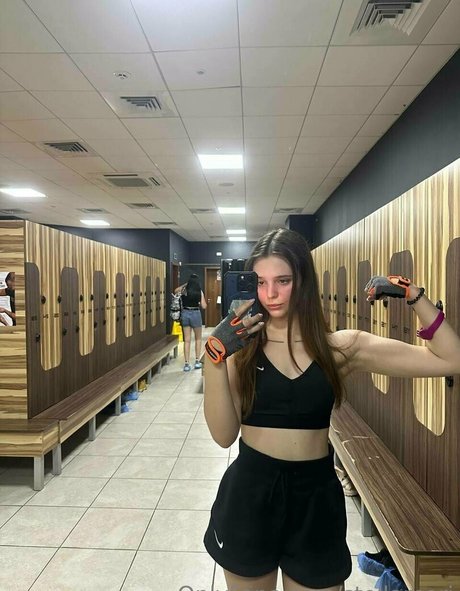 stellamori model pretty pictures