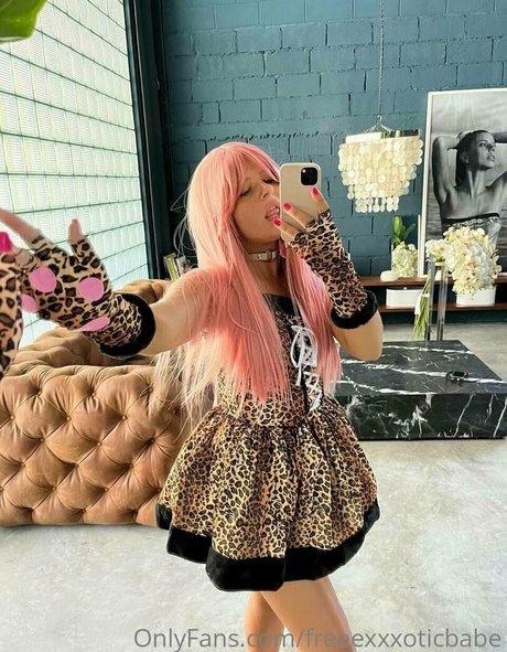 lovelyrachel2000 pornstar naked image