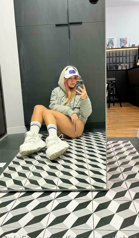 lovelyrachel2000 pornographic model galleries