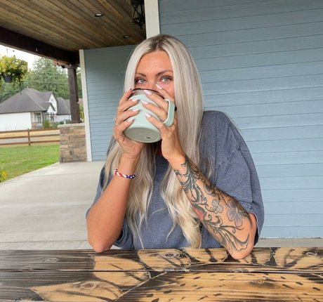 hot mature onlyfans sexy pic