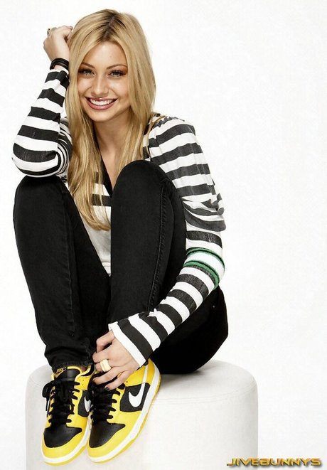 Aly Michalka star perfect photos