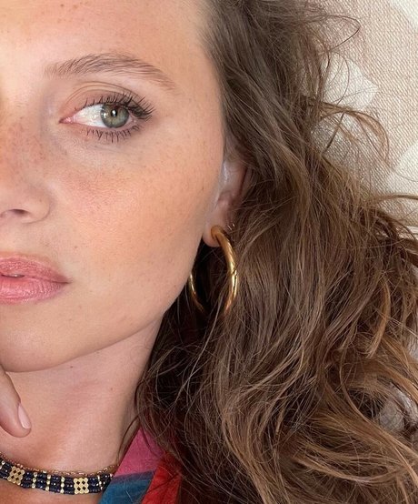 Aly Michalka star porn photos