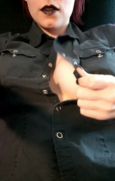 Sinnocent free pornstar photo