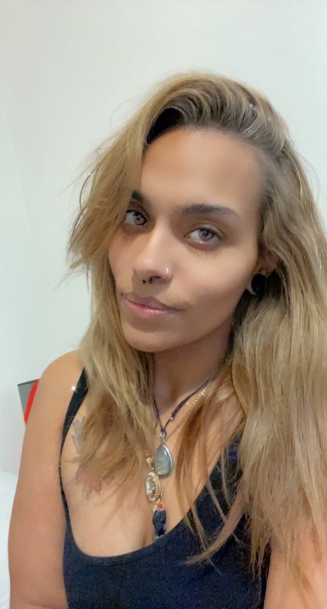 Princess Effyzx model erotic picture