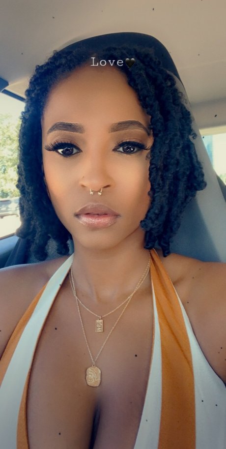 CoCa Monroe porn star image