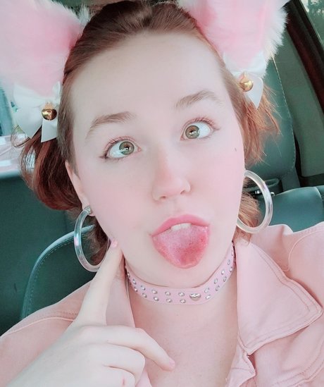 CloverCuddles pornstar top images