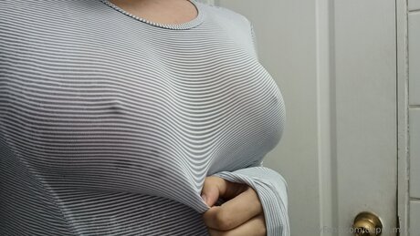 Mel n Video Calls Available erotic model picture