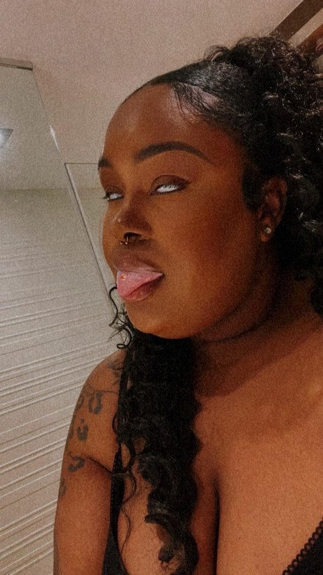 Pretty Penny pornstar sexy image