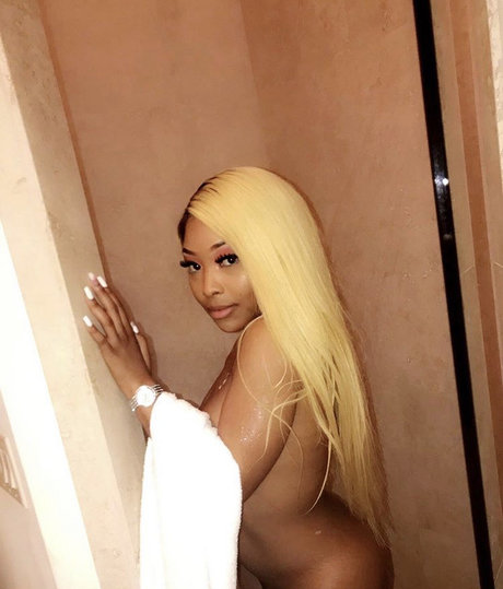 D I M E star sex gallery