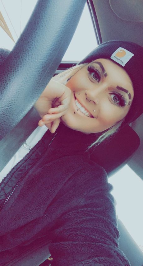 Priscilla r o w e nudes model image