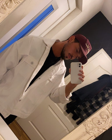 Deny Prezer star nude photo