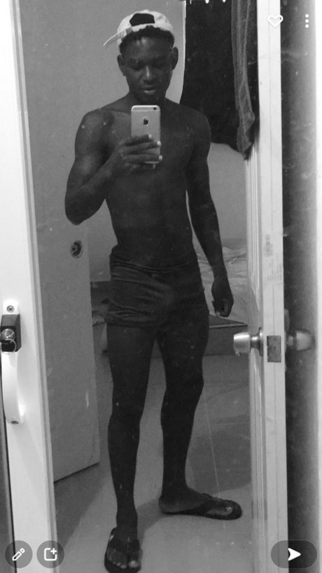 Yaquel alvarece perfect model pic