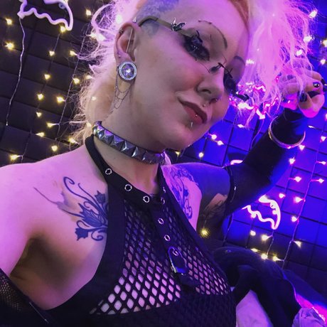 Nona Schnauzevoll model sexy pics