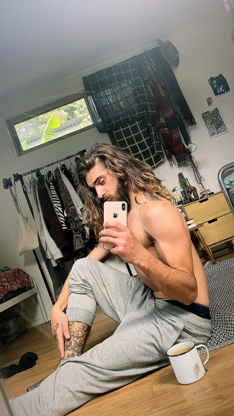 Dayne Blaxton star nude pic