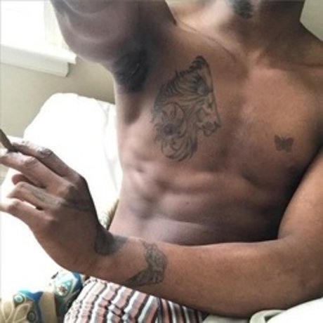 BadLeo erotic actress image