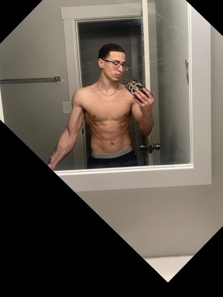 Se7ven 2 sexy pornstar pic