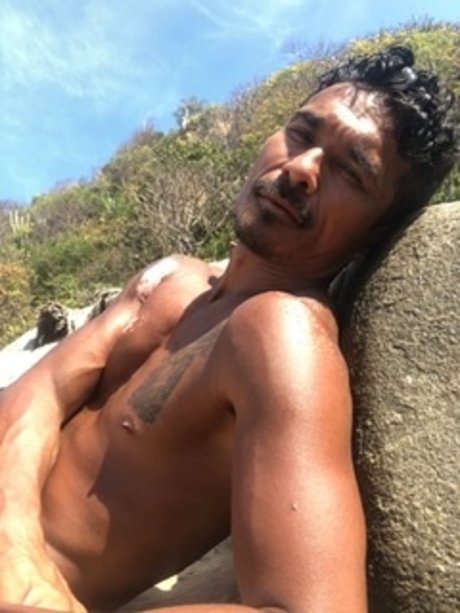 Cocotazo naked model archive