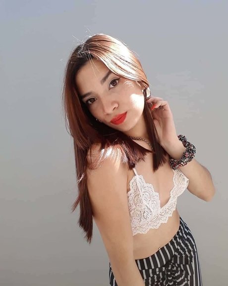 Diamela_ model perfect picture