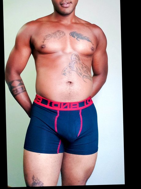 Razaq model top image