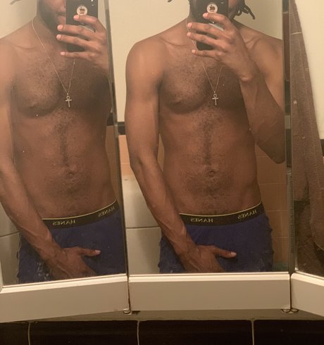 Dee Troubles pornstar hd img