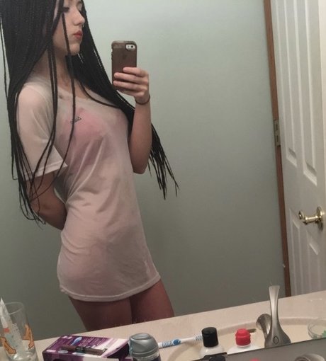 QueenA xxx model pictures