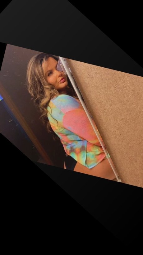 Mamixoxo pornographic model img