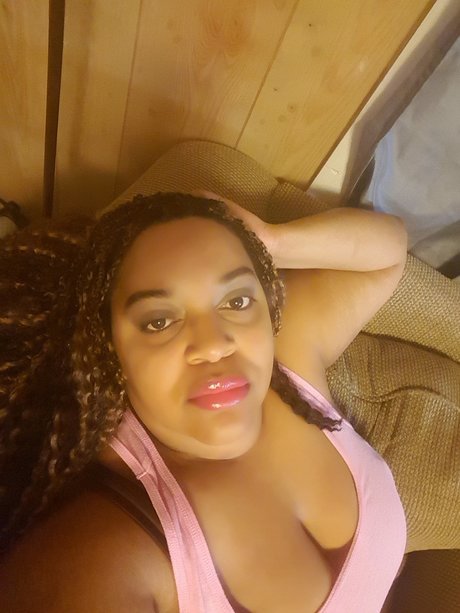 Queen Serenity 22 star exclusive picture