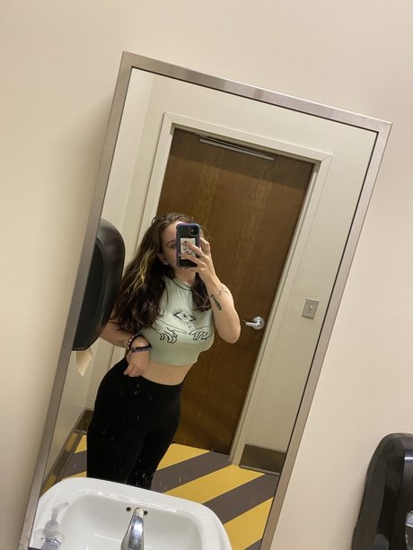 eris model perfect pic