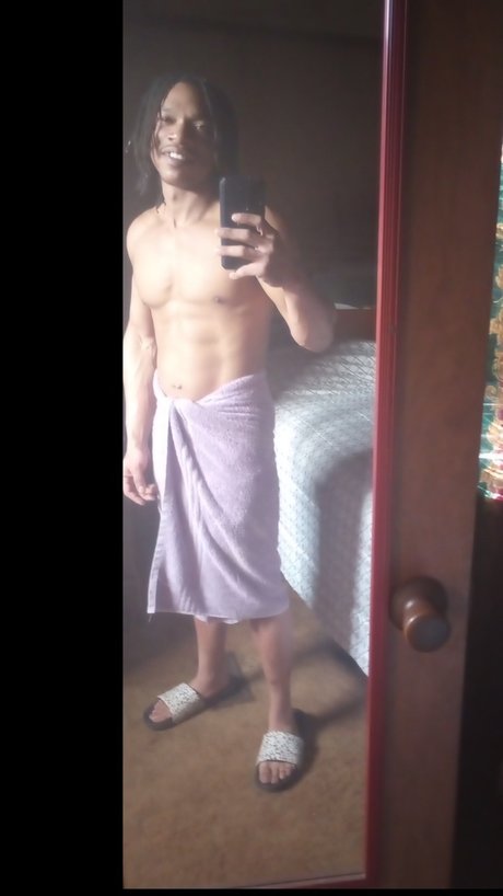 Licky Licky actress pics