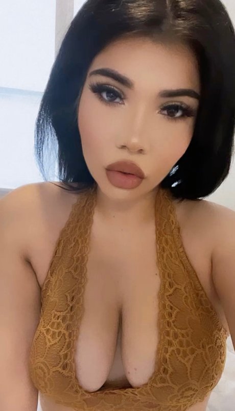 Angie Amor hd actress pictures