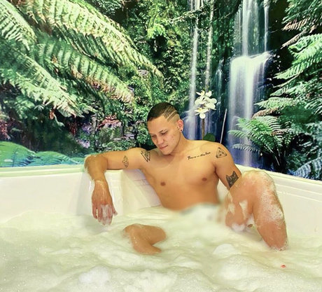 Edixon Hurtado pornstar sexy pic