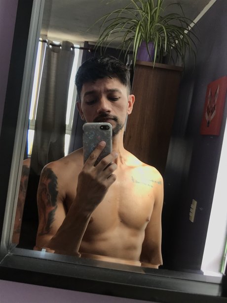 Edandrees model naked image