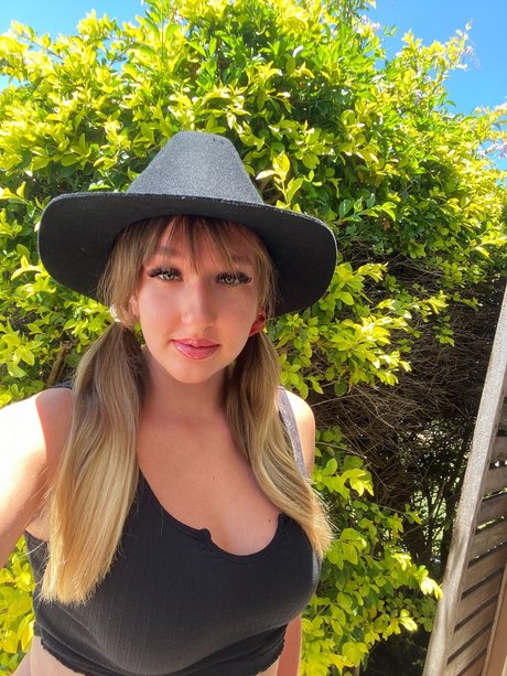 Queen Raven pornstar free image