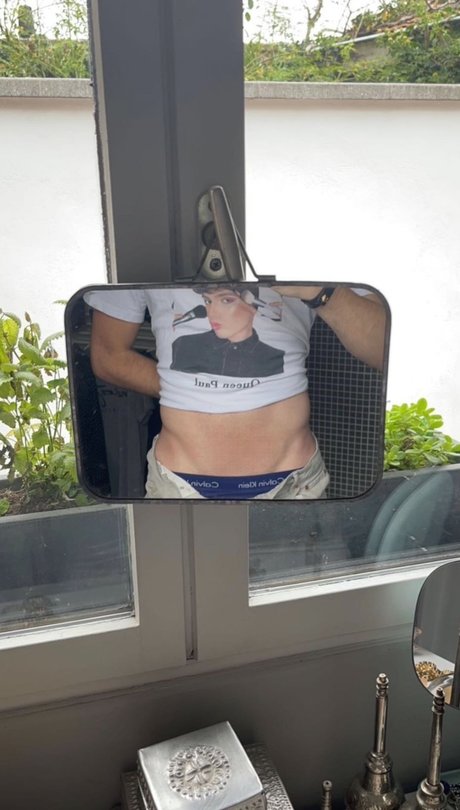 QueenPaul erotic model gallery