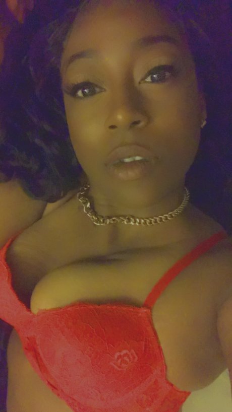 IG QueenJuicyB2 adult star picture